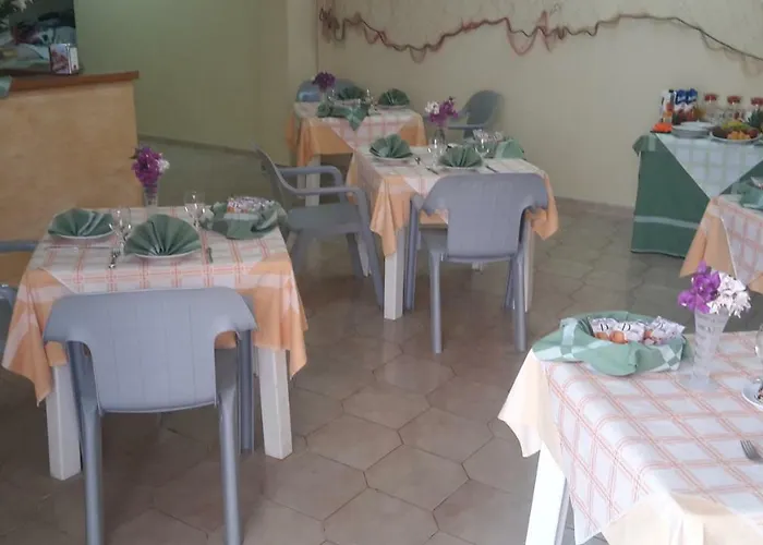 住宿加早餐酒店 Del Sole Tropea 3*