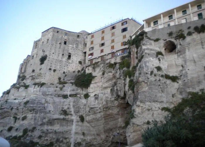 住宿加早餐酒店 Del Sole Tropea