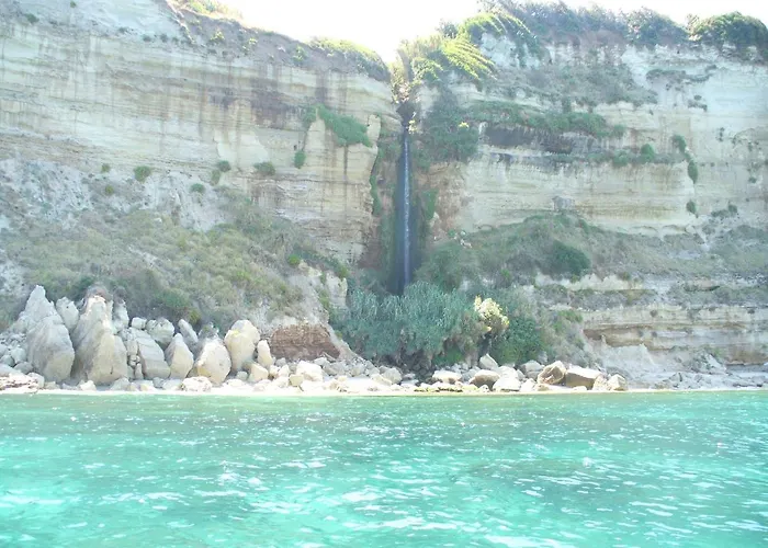 住宿加早餐酒店 Del Sole Tropea